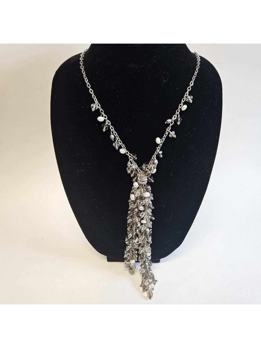 Splendor Glass Lariat Style Cluster Necklace